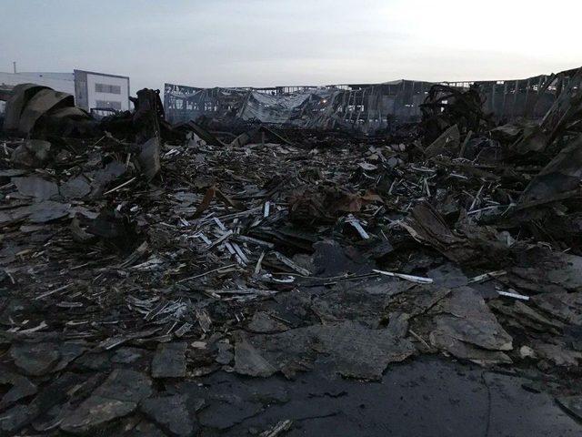 Mobilya Fabrikasında &Ccedil;ıkan Yangın 24 Saat Sonra S&ouml;nd&uuml;r&uuml;ld&uuml; 2