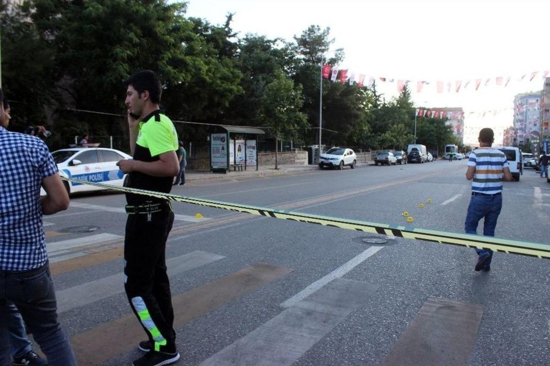 Siverek&rsquo;te Silahlı &Ccedil;atışma: 3 Yaralı