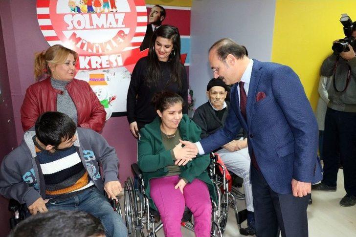 Kreş Çocukları 4 Engelli Vatandaşın Yüzünü Güldürdü G4