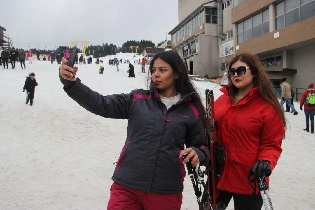 Eskişehirliler Uludağ&rsquo;da Karın Keyfini &Ccedil;ıkardı