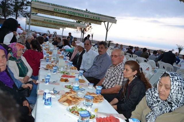 Alaçam’da Gaziler Ve Şehit Ailelerine İftar