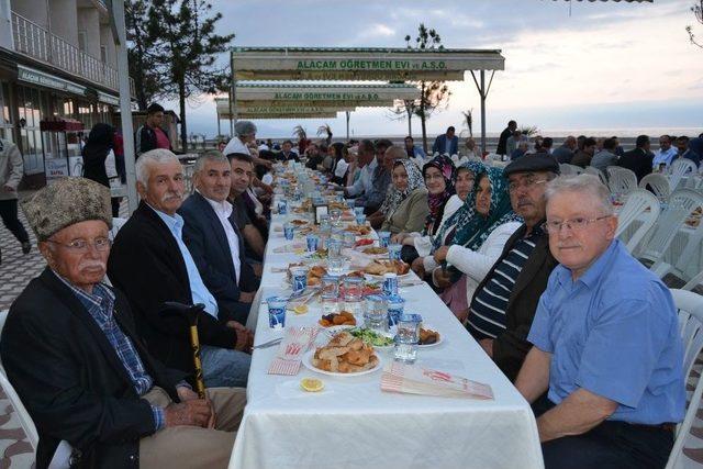 Alaçam’da Gaziler Ve Şehit Ailelerine İftar