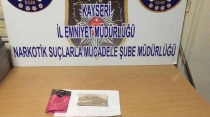 Uyuşturucu Operasyonu: 3 G&ouml;zaltı