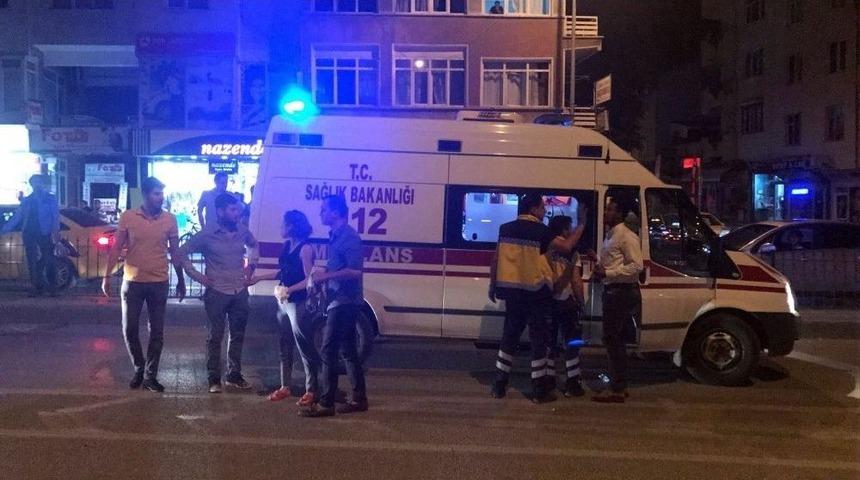 Motosiklet Somali Uyruklu Kadına &Ccedil;arptı: 2 Yaralı