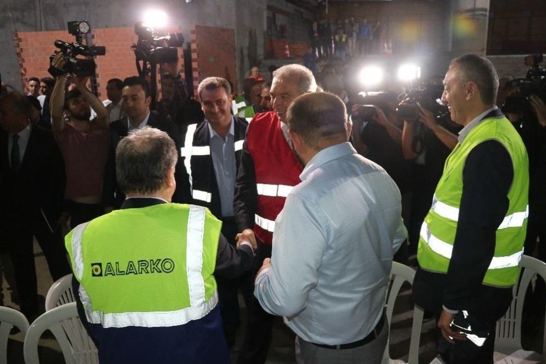 Mevl&uuml;t Uysal Mecidiyek&ouml;y Mahmutbey Metro İnşaatının Bitiş Tarihini A&ccedil;ıkladı