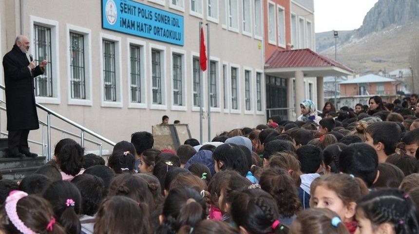 M&uuml;ft&uuml; Arvas &Ouml;ğrencilerle Bir Araya Geldi