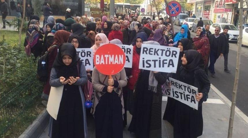Batman&rsquo;da 56 Stk&rsquo;dan Rekt&ouml;r Durmuş&rsquo;a Tepki