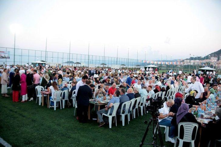 Giresun’da Ak Parti Ailesi ‘vefa’ İftarında Buluştu. G2