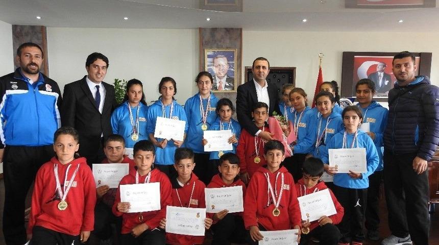 Sporculardan Başkan Bedirhanoğlu&rsquo;na Ziyaret