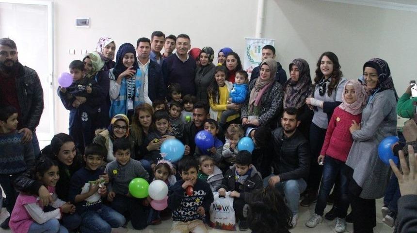 Harran &Uuml;niversitesi &Ouml;ğrencileri, Yetim &Ccedil;ocuklarla Buluştu