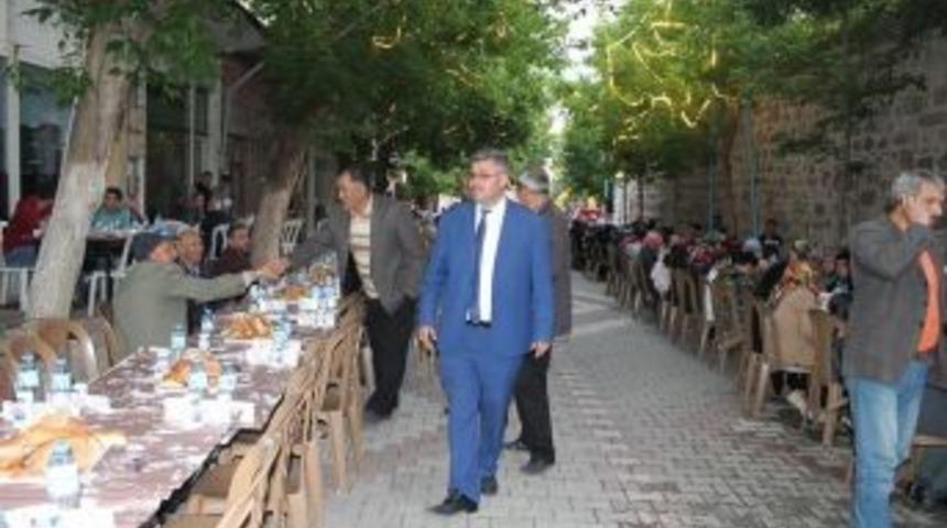 Belediye Ve Firmalardan Ortak Halk İftarı