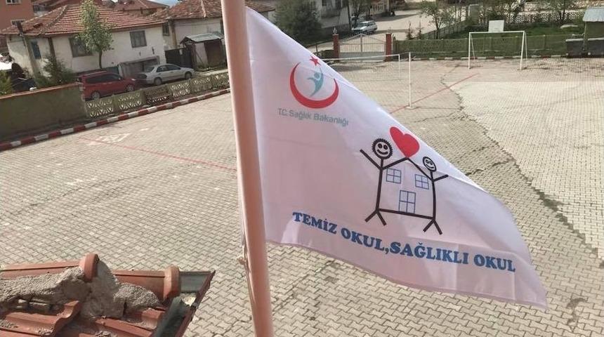 Karbasan Ortaokulu&rsquo;na Beyaz Bayrak