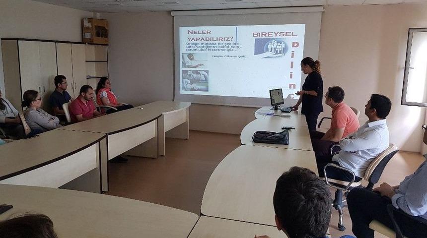 Do&ccedil;. Dr. Taşpınar, "her Yıl Atık Plastiklerin Neden Olduğu 100 Bin Deniz Hayvanı &Ouml;l&uuml;yor"