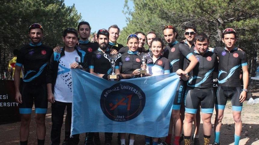 A&uuml;&rsquo;l&uuml; Gen&ccedil; Pedallar Birincilik Kupasıyla D&ouml;nd&uuml;