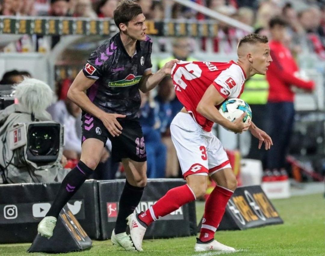 Var Uyardı, Hakem Futbolcuları Soyunma Odasından &Ccedil;ıkardı