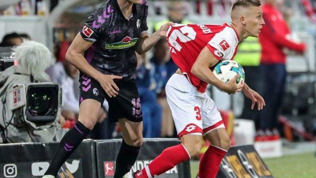 Var Uyardı, Hakem Futbolcuları Soyunma Odasından Çıkardı