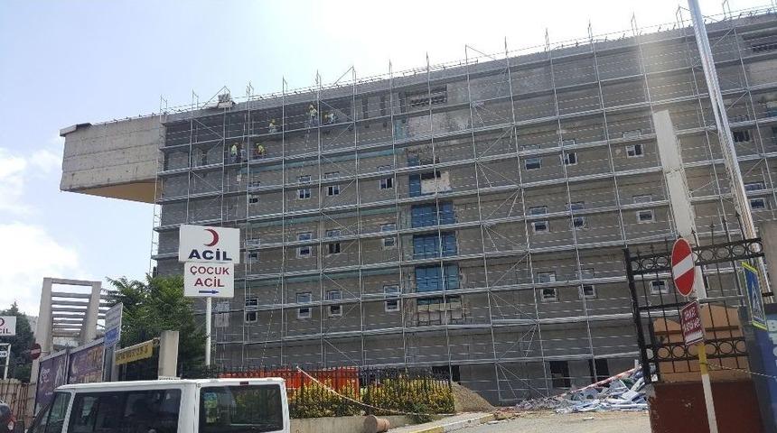 Yanan Taksim Eğitim Ve Araştırma Hastanesinde Onarım &Ccedil;alışmaları S&uuml;r&uuml;yor