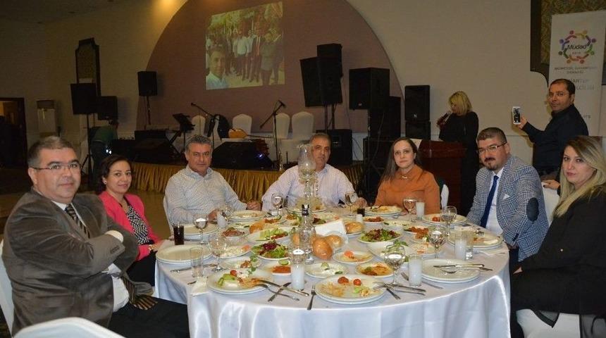 Tıbbi M&uuml;messillerden Coşkulu Kutlama