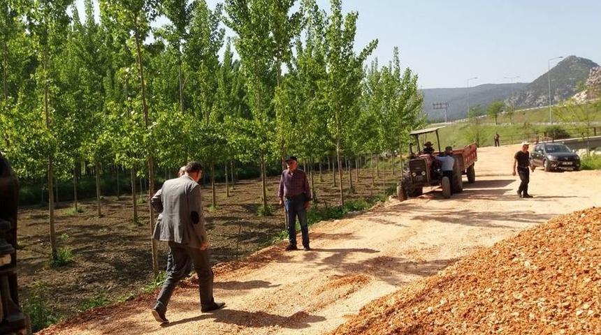 Vezirhan&rsquo;da Bah&ccedil;e Yolları Yenileniyor