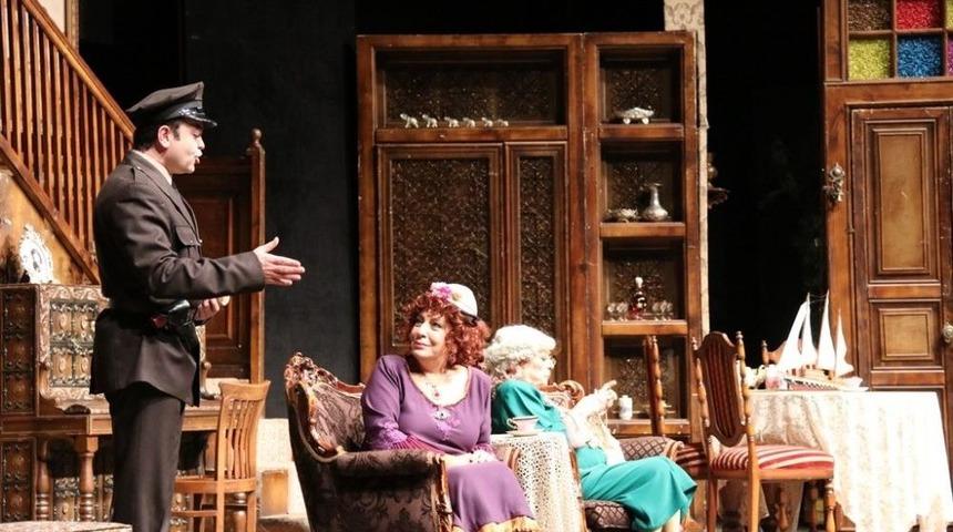 Ahududu &Ccedil;erkezk&ouml;y&rsquo;de Tiyatroseverlerle Buluştu