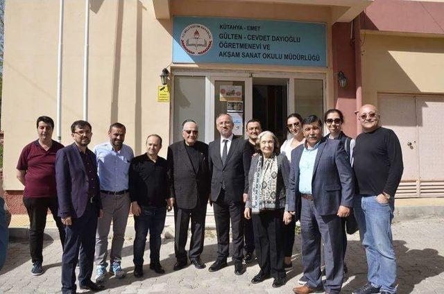 Yazar G&uuml;lten Dayıoğlu: Beyin, Kitap Okumakla Gelişir 1