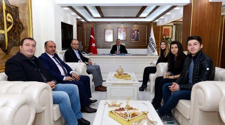 Başkan Polat Geleceğin Bilim Adamlarını Ağırladı