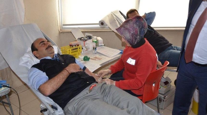 Mardin Polisinden Kızılay&rsquo;a Kan Bağışı
