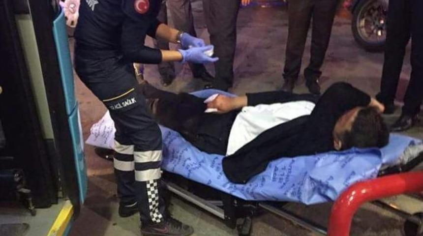 Kavgayı Ayırmaya &Ccedil;alışan Halk Otob&uuml;s&uuml; Şof&ouml;r&uuml; Parmağından Oldu