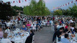 Düzce Üniversitesi Hastanesi Personeli İftarda Bir Araya Geldi