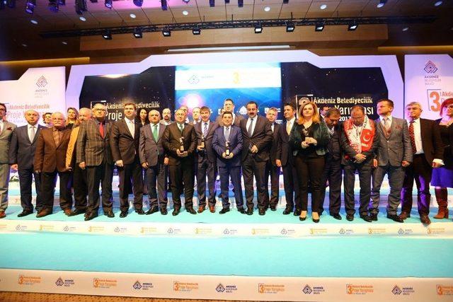 Manavgat Belediyesi’nin Yaya Köprüsü Projesine Ödül