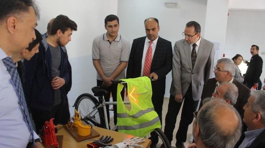 &rsquo;beni Fark Et&rsquo; Yeleği Beğenildi