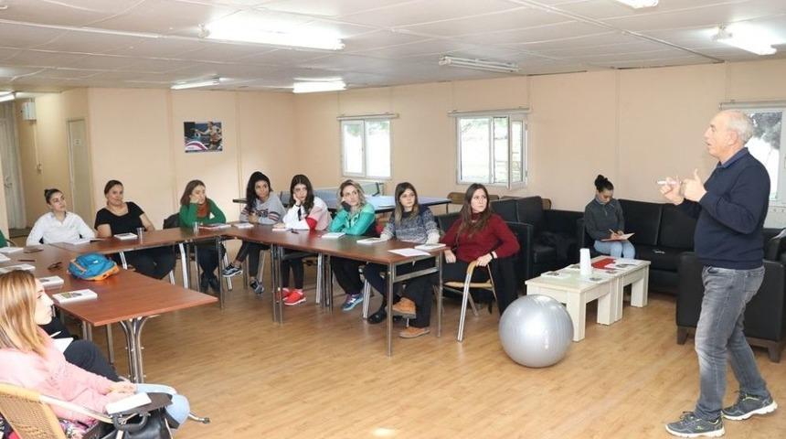 Antren&ouml;rlere Sağlıklı Yaşam Semineri