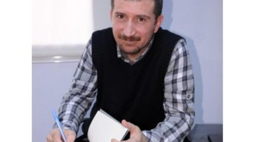 Yazma Tutkusundan Hi&ccedil; Vazge&ccedil;medi