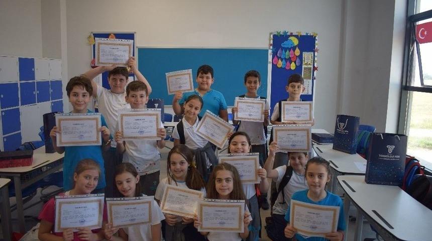 Teknoloji Fen &Ouml;ğrencilerinin Karne Heyecanı