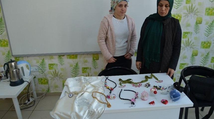 Sason&rsquo;da Kadınlar Hem Meslek &Ouml;ğreniyor, Hem De Para Kazanıyorlar