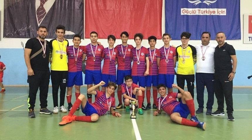 Nazilli Atat&uuml;rk Ortaokulu Futsalda T&uuml;rkiye &Uuml;&ccedil;&uuml;nc&uuml;s&uuml; Oldu