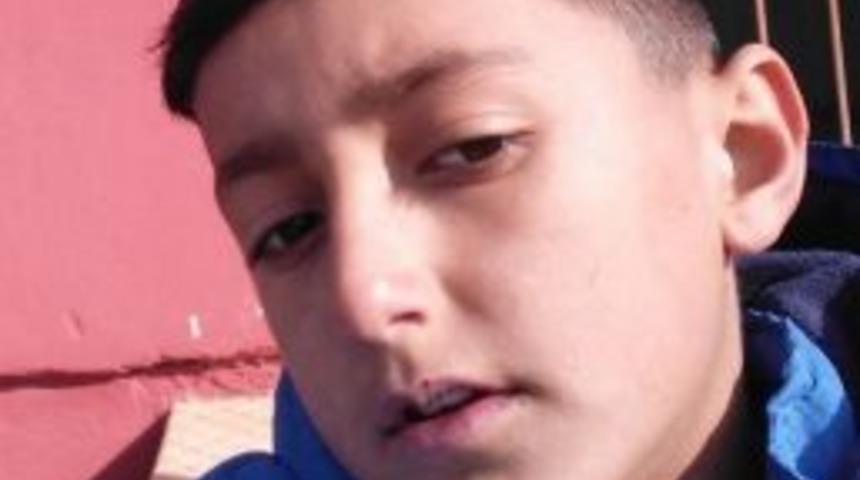 Trakt&ouml;r&uuml;n Altında Kalan 13 Yaşındaki &Ccedil;ocuk &Ouml;ld&uuml;