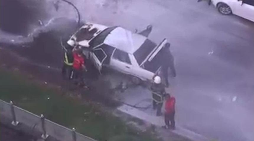 Seyir Halindeki Otomobil Alev Aldı