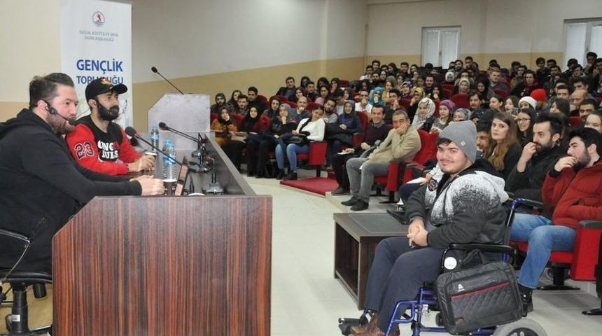 Fenomenler Öğrencileri Coşturdu