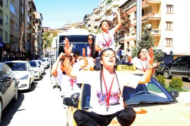 Hakkari&rsquo;de 1. Lig Coşkusu 1