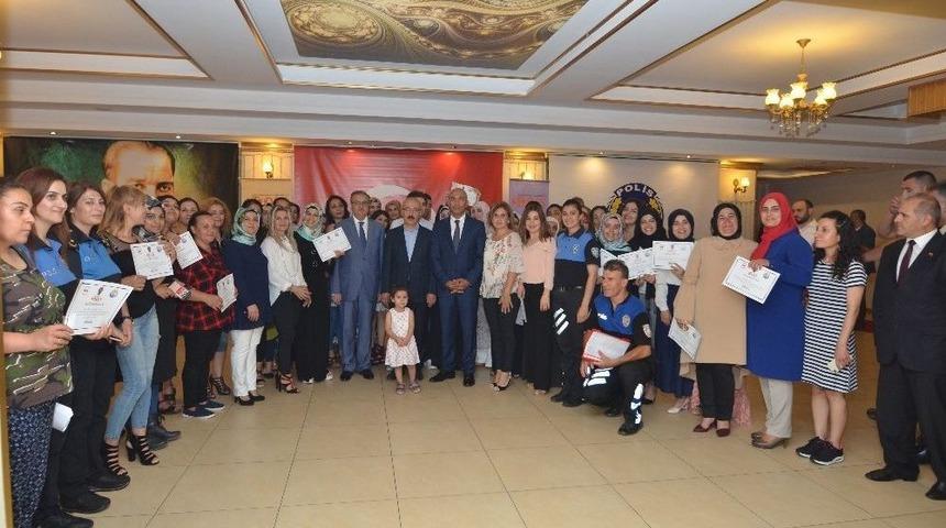 &rsquo;maharetli Eller&rsquo; Sertifikalarını Aldı