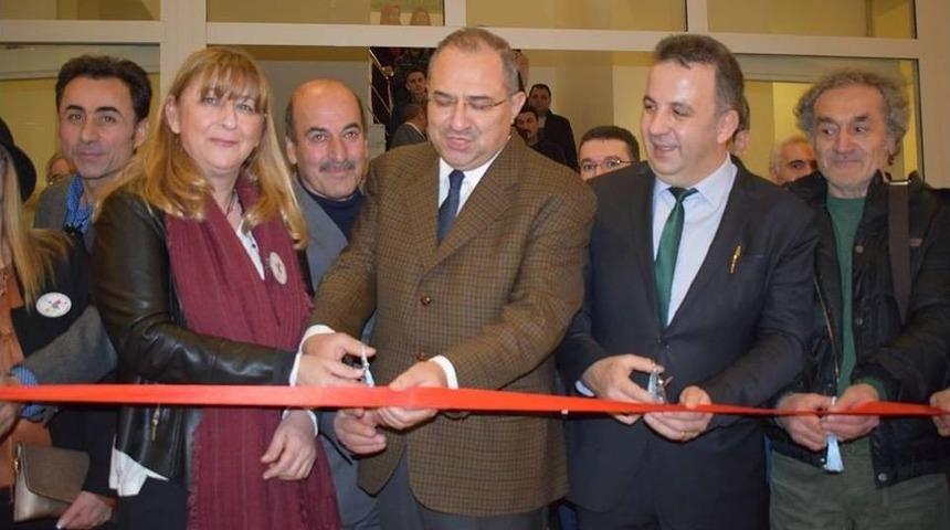 Vali Kaban Sergi A&ccedil;ılışına Katıldı