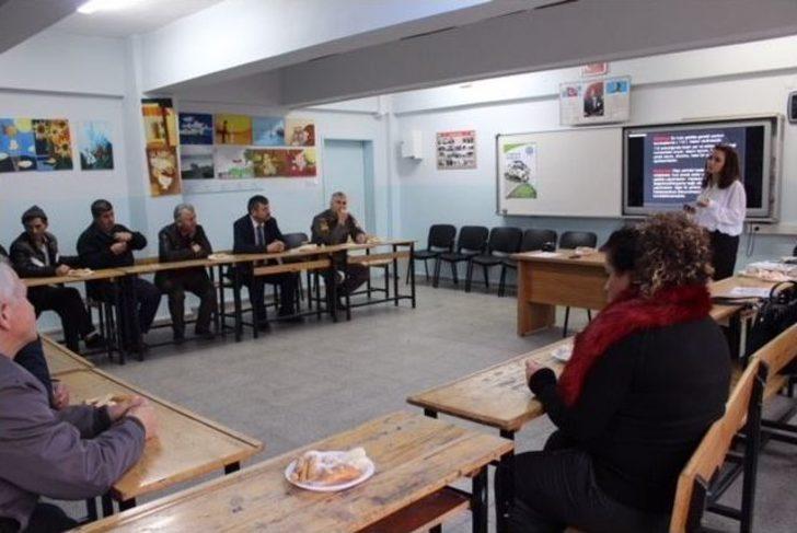 ‘iyi Dersler Şoför Amca’ Projesi Kapsamında Taşımalı Eğitim Servis Şoförlerine Eğitim Verildi G3