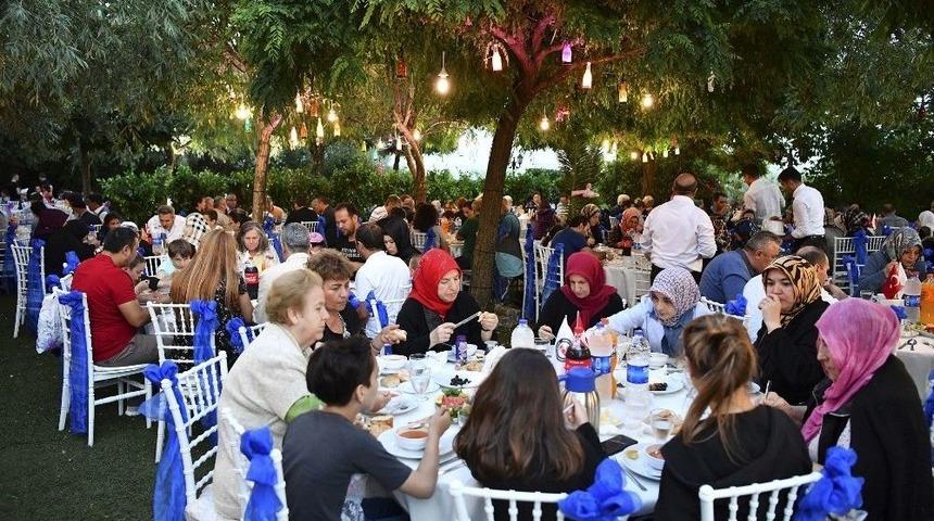 Şehit Aileleri Ve Gaziler İftarda Buluştu