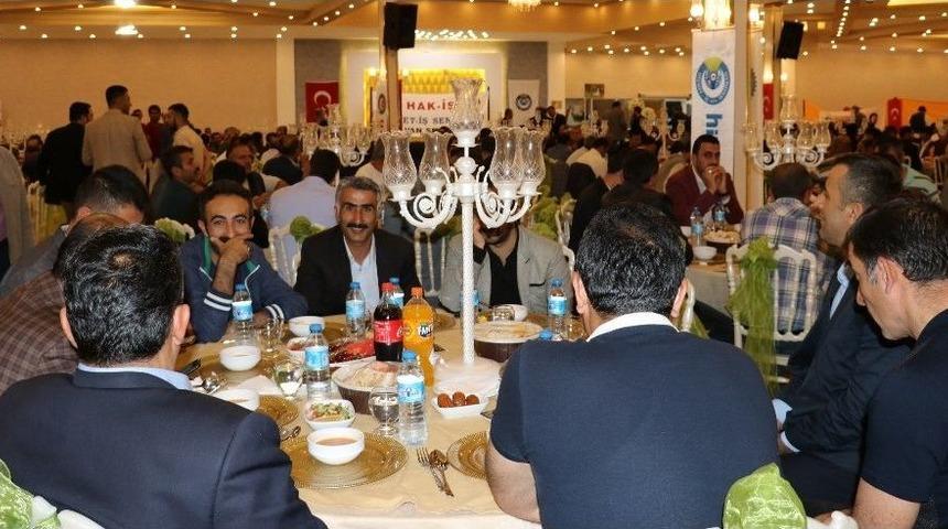 Hizmet- İş Sendikası İftarda Bir Araya Geldi