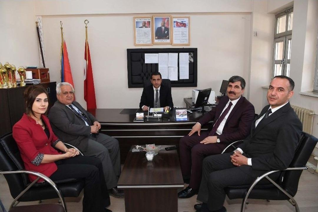 Başkan Asya&rsquo;dan Sel&ccedil;uklu İlk Ve Ortaokuluna Ziyaret