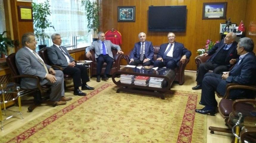 Eski Bakan Emiroğlu&rsquo;ndan Mesleki Eğitim Vurgusu