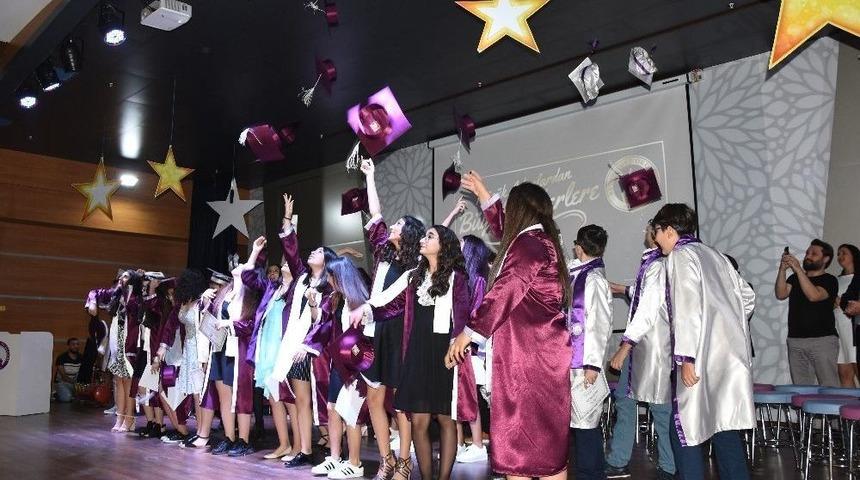 Beyaz Kule Okulları&rsquo;nda Mezuniyet Coşkusu
