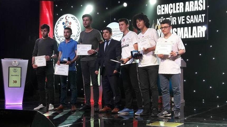 Afyonkarahisar Gen&ccedil;lik Merkezi Bilgi Yarışmasında B&ouml;lge Birincisi Oldu