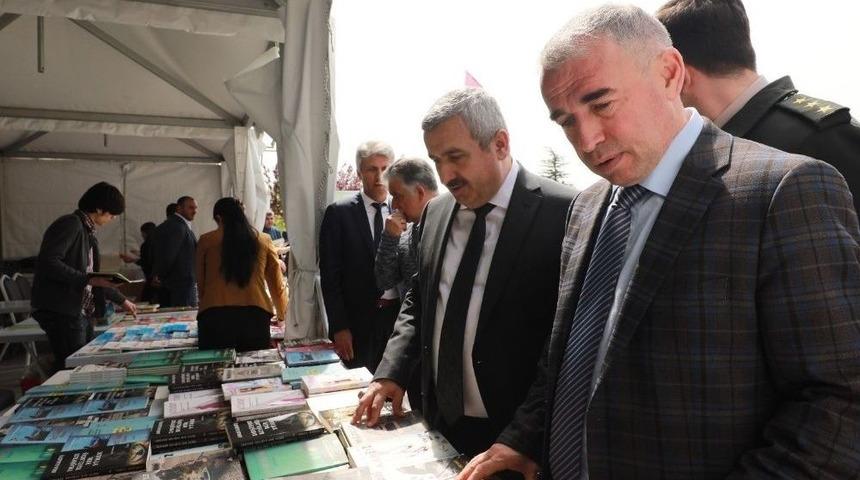 K&ouml;rfez&rsquo;de Kitap G&uuml;nleri Başladı